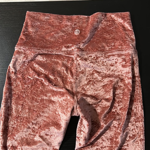 Lululemon Athletica women’s leggings, special edition. - Picture 2 of 4